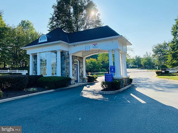 4th image of 12835 Dunbarton Dr