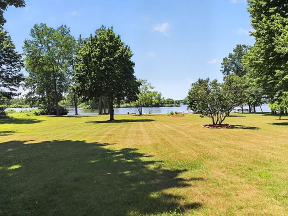 3rd image of 1134 Clubhouse Dr