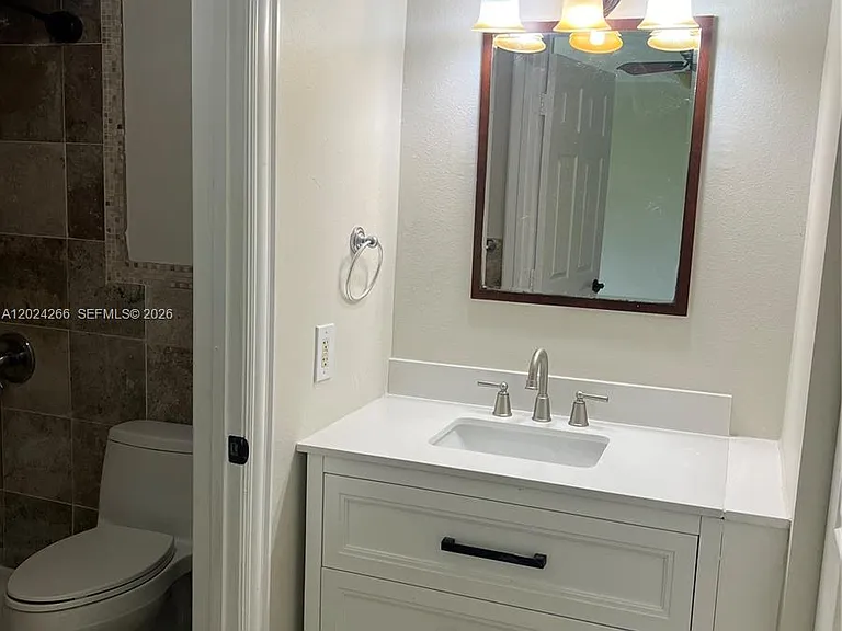 1126 NE 209th Ter — Photo 34