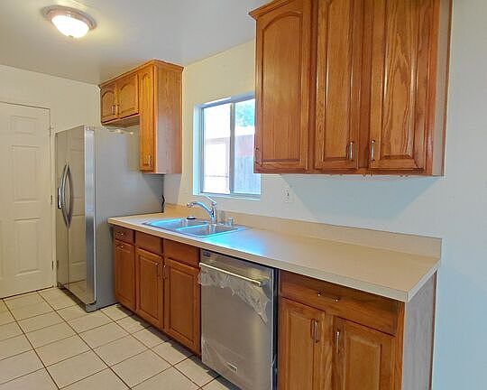 5th image of 738 Brentwood Ave