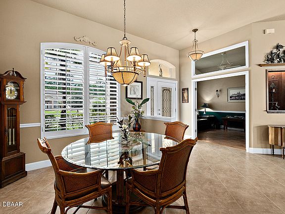 4th image of 1239 Hampstead Ln