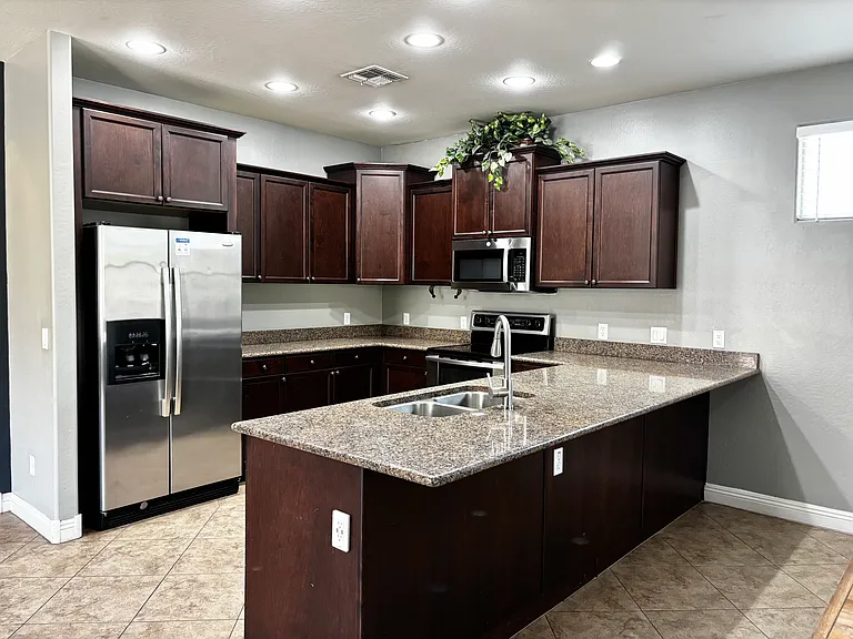 3279 E Jasper Dr — Photo 1