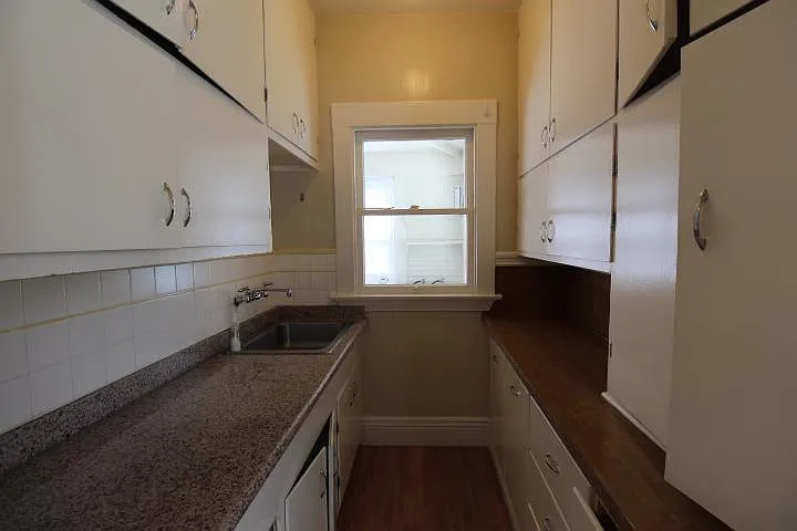 466 Pacific Ave — Photo 10