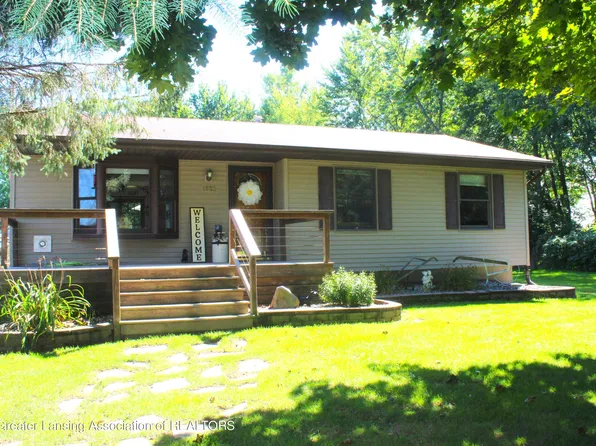 1833 S Ainger Rd, Charlotte, MI 48813