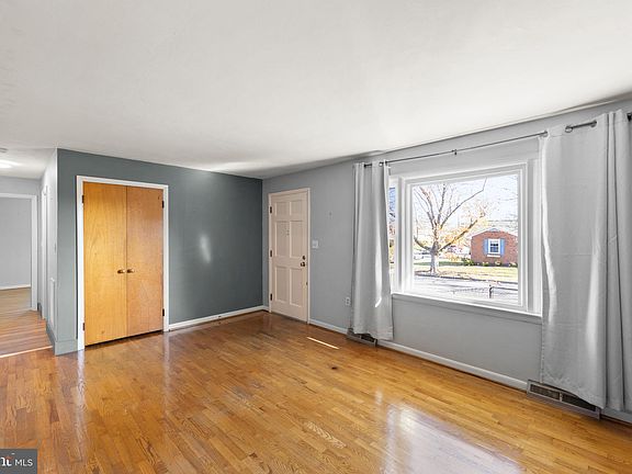 5th image of 97 Molden Dr