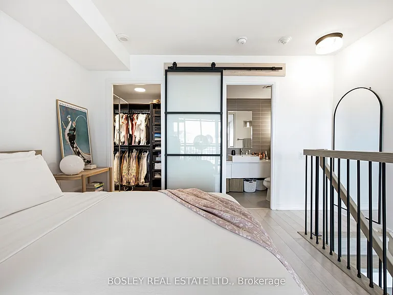 5 Hanna Ave #302 — Photo 5