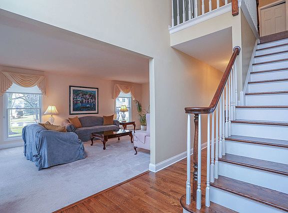 2nd image of 1246 Saint Claire Pl