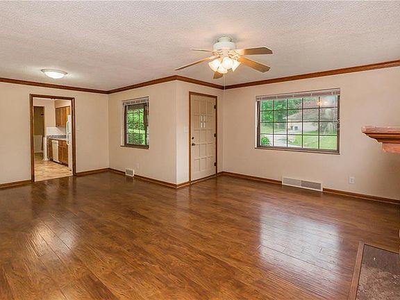 4th image of 7001 Lathrop Ave