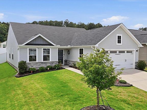 2nd image of 2435 Merrill Way