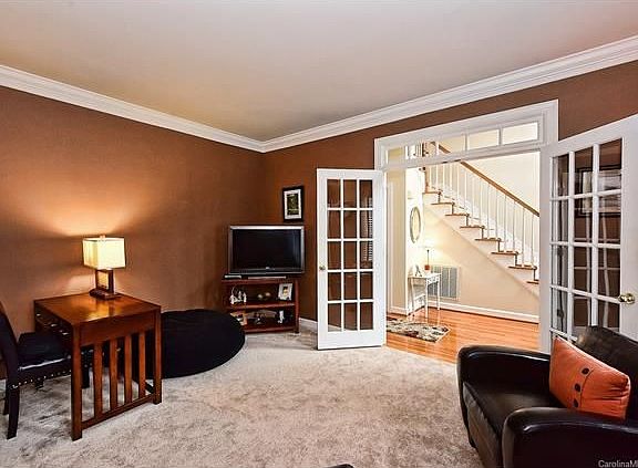 5th image of 6811 Curlee Ct
