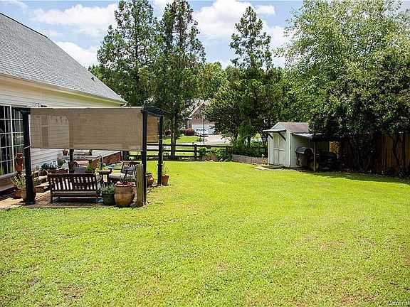 Private fully fenced backyard