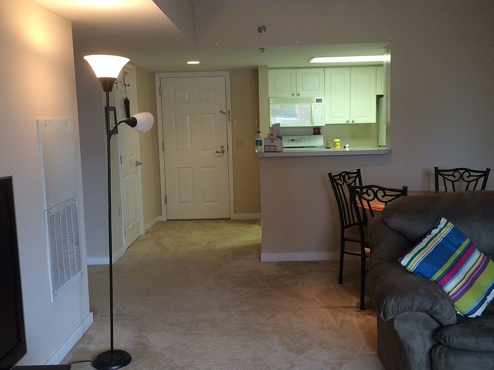 1st image of 1331 S Eads St APT 207