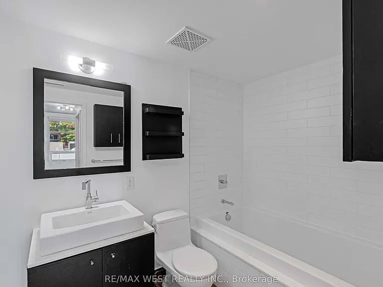 42 Camden St #303 — Photo 19