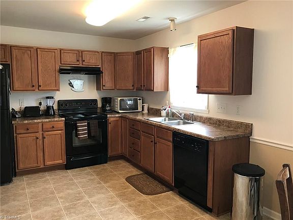5th image of 232 Slate Dr