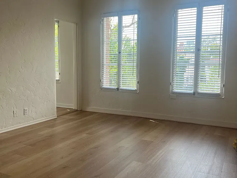 732 S Mansfield Ave — Photo 5
