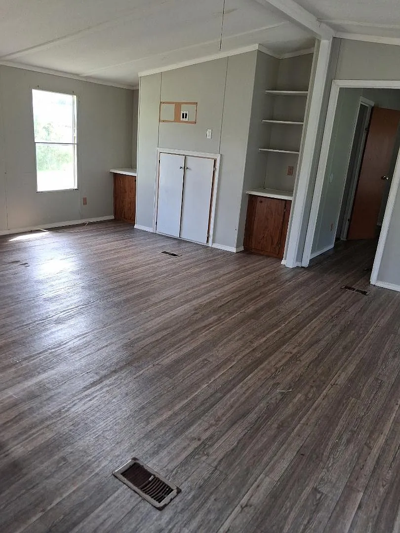 16019 Pee Dee Rd — Photo 2