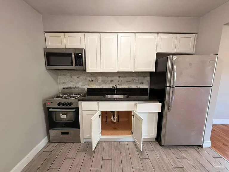 156 Bull Hill Ln #B02 — Photo 1