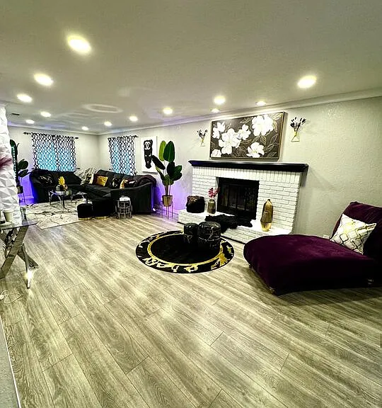 8020 Cora St — Photo 3