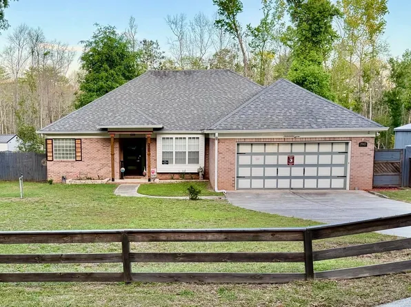 3945 Calle De Santos Rd, Tallahassee, FL 32311