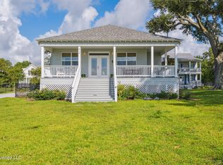 810 S Beach Blvd, Bay Saint Louis, MS 39520