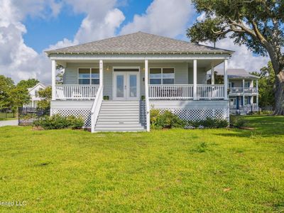 810 S Beach Blvd, Bay Saint Louis, MS, 39520
