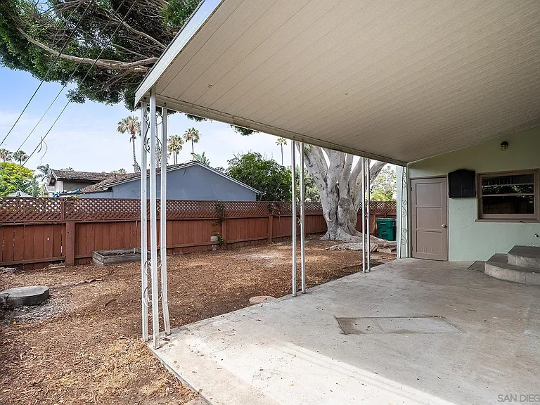 1537 Sunset Cliffs Blvd — Photo 25