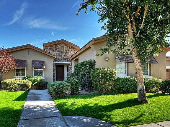 3rd image of 61190 Soaptree Dr
