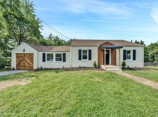 15 Upland Dr, Salem, VA 24153