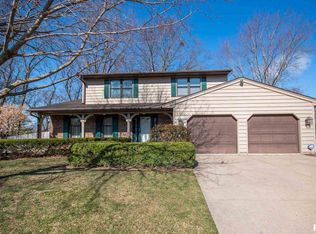 6901 N Aycliffe Dr, Peoria, IL