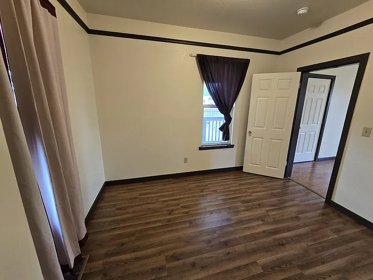 524 Main St — Photo 11