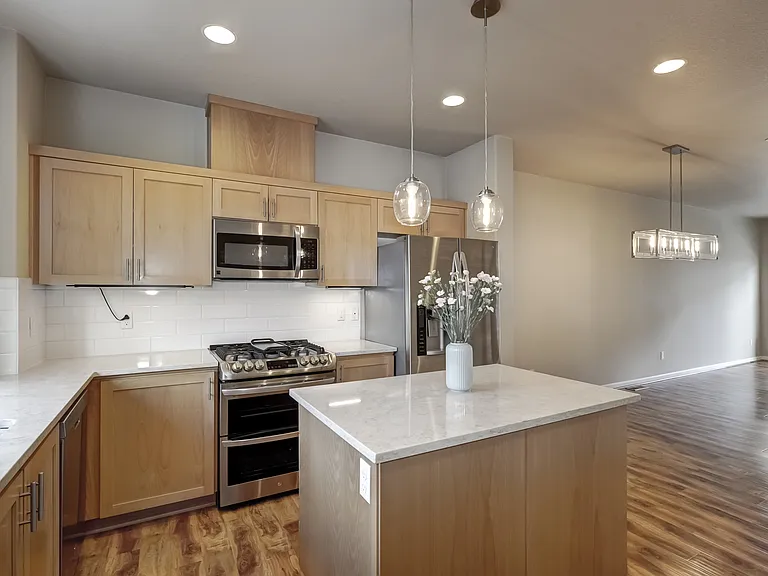 28510 SW Dundee Ln — Photo 2