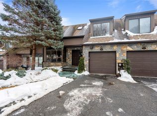 16 Pony Circle, Roslyn Heights, NY 11577