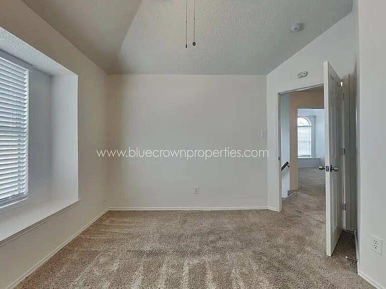 1409 Post Oak Dr — Photo 14