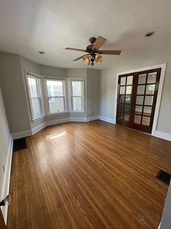 4 bed, 3.0 bath, $2,600 — Photo 3
