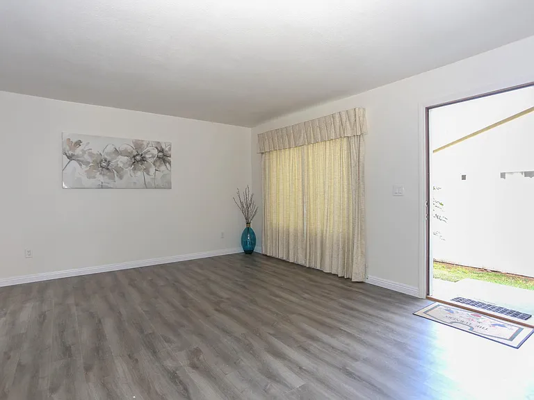 7911 Camino Glorita — Photo 7