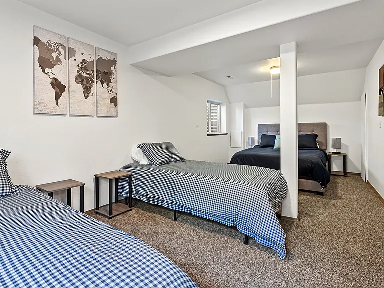 2108 E Lakeside Ave — Photo 16