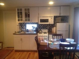 322 S 10th St APT 3R, Philadelphia, PA 19107