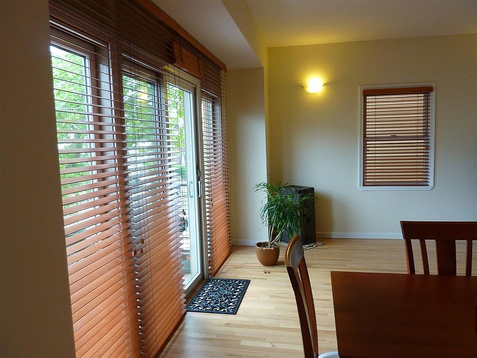 2nd image of 820 Pavonia Ave #2