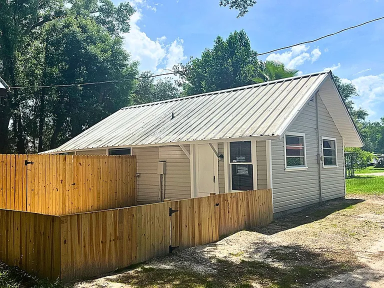 5168 Crooked Ln — Photo 1