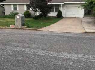 713 N 12th Pl, Rogers, AR 72756