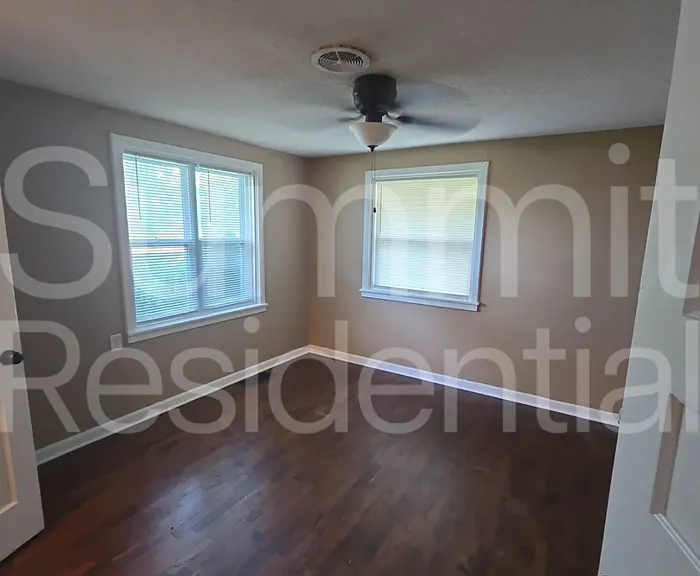 2500 NE 46th St — Photo 9