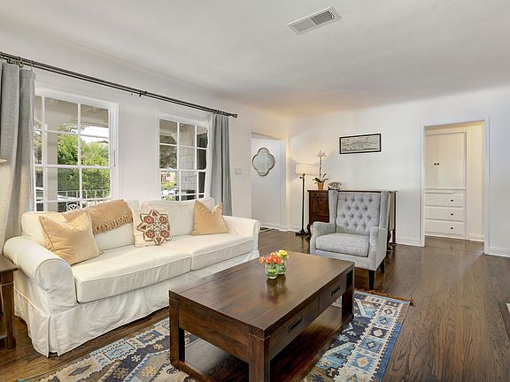 5th image of 12138 La Maida St
