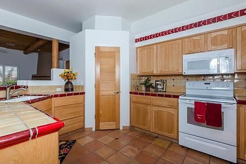 5th image of 4037 Cherry Tree Way