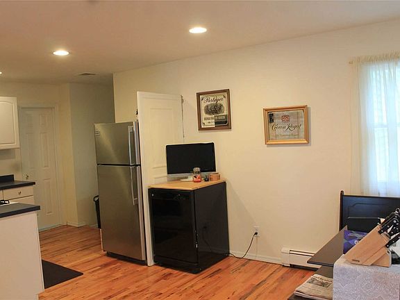 4th image of 36 1st St