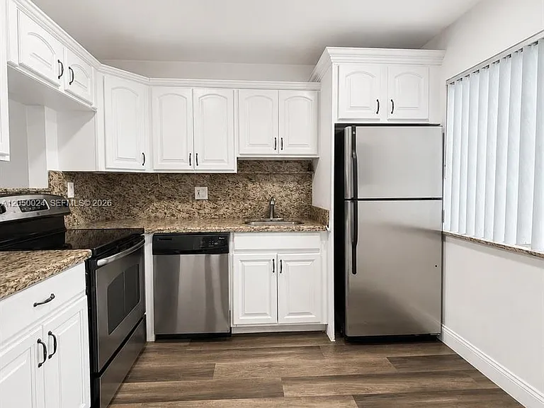 139 Sparrow Dr #5F — Photo 1
