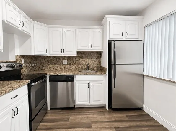 139 Sparrow Dr APT 5F, Royal Palm Beach, FL 33411