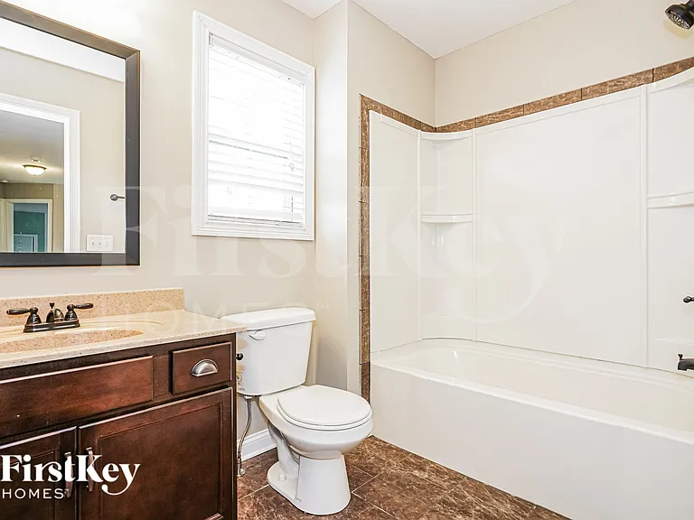 1232 Upland Ter — Photo 17