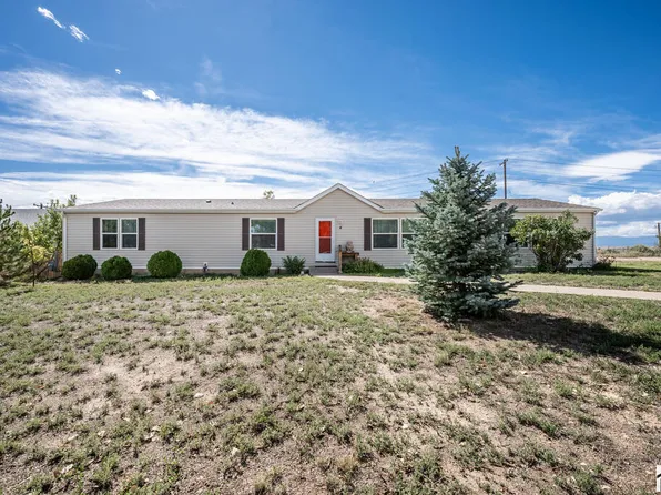 4 Norwich Cir, Pueblo, CO 81003