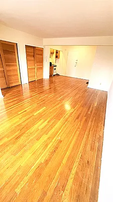 Rented by United Realty Equities | media 17