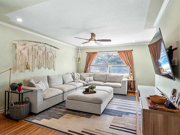 4th image of 6112 W Buckthorn Rd NW